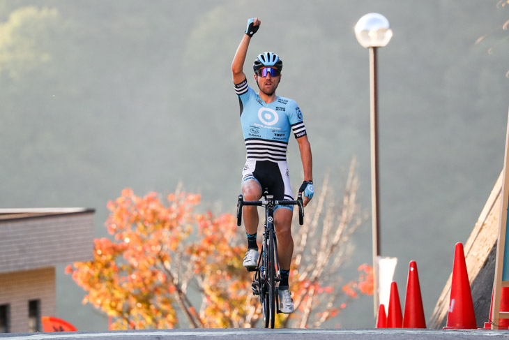 ロイック・デリアク（ニールプライド南信スバルサイクリングチーム）が優勝