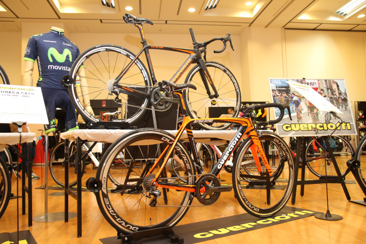 会場正面に展示されていたのは、今夏よりミズタニ自転車が総代理店となったイタリアの老舗「グエルチョッティ」だ
