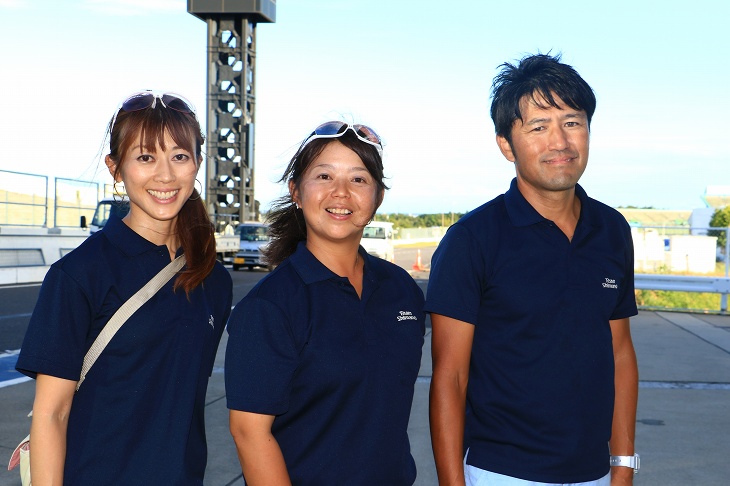 左から絹代さん、がらぱさん、今西さん