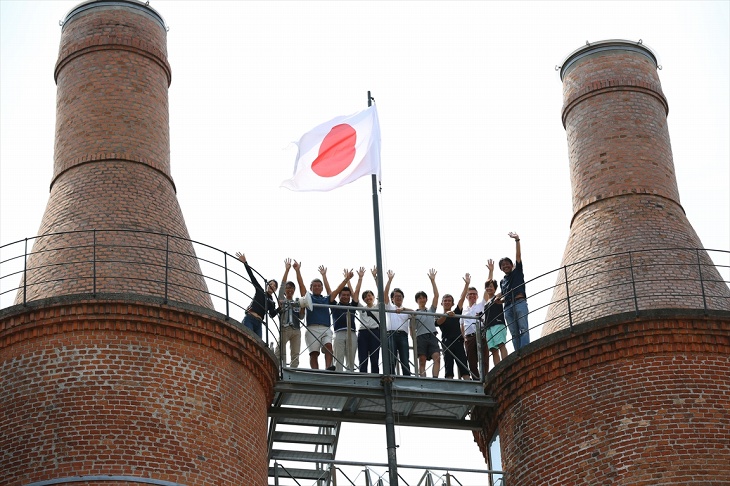 「来客の出身国に合わせて掲げる国旗を変えているそうですよ。細かい心遣いに感激!」と日向さん