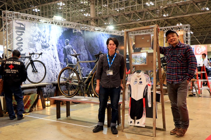 オリジナルスチールCXバイク「MUDMAN」を中心にディスプレイしたAbove Bike Store