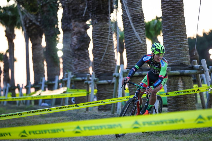 エンデューロ 圧勝したSNEL CYCLOCROSS TEAM