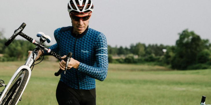 プロ選手のフィードバックをもとに生み出されたRapha Cross Long Sleeve Race Jersey