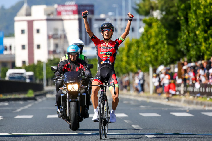 男子チャンピオンロードレース210km　増田成幸（宇都宮ブリッツェン）が14kmを逃げ切って優勝