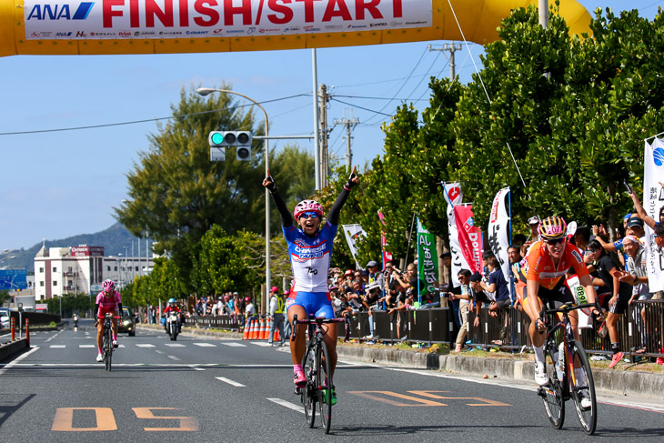 女子国際ロードレース100km ファン・ティン・イン(台湾ナショナルチーム)が優勝