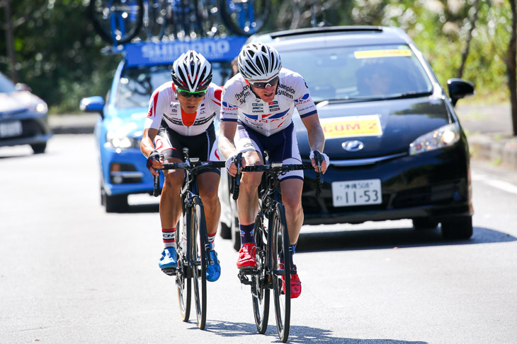 チャンピオン 196km地点、追走する2位グループ