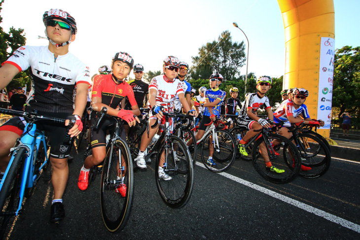 中学生レース50kmのスタート