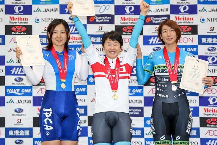 女子オムニアム 表彰 梶原悠未(筑波大学)が2連覇達成