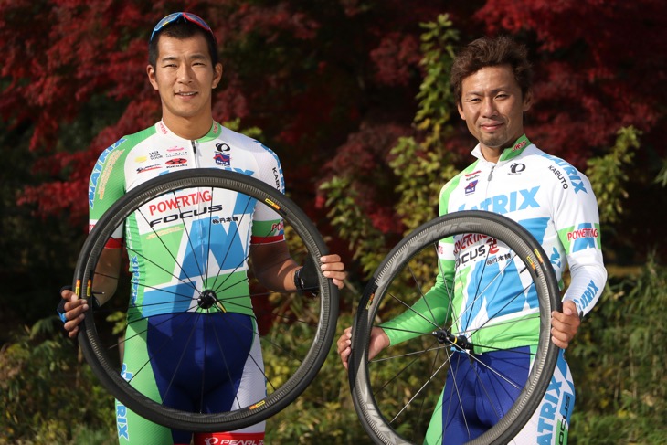 マトリックスパワータグに所属する全日本王者経験者の二人、佐野淳哉(左)と土井雪広(右)がインプレッション