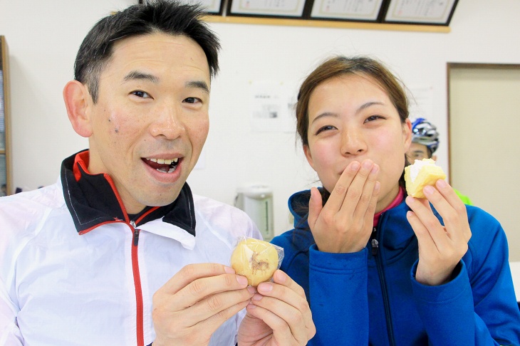 東京から来られたというこちらの2人もスイーツにメロメロ