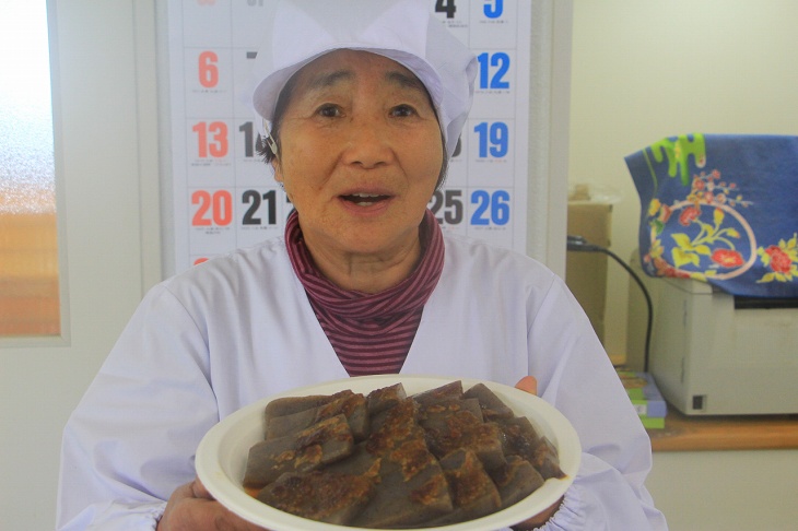 ほたるみ館では、手作りの味噌おでんが振る舞われた