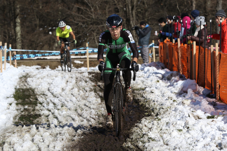C2 日野泰静(松山城南高校)が積田連(Team GARNEAU CHAINRING)を引き離して勝利