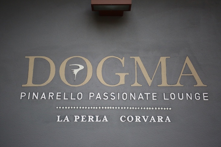 正式名称は「The Dogma Pinarello Passionate Lounge」。ピナレロのPassion（情熱）、感じてください！