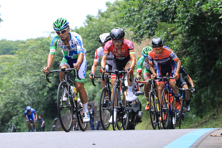 登りの厳しい伊豆大島での2016年全日本選手権ロードレース。Ksyrium Pro Carbonを選択した土井雪広(マトリックス・パワータグ)