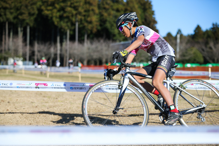 キッズA 独走する綾野尋(cycleclub 3UP)