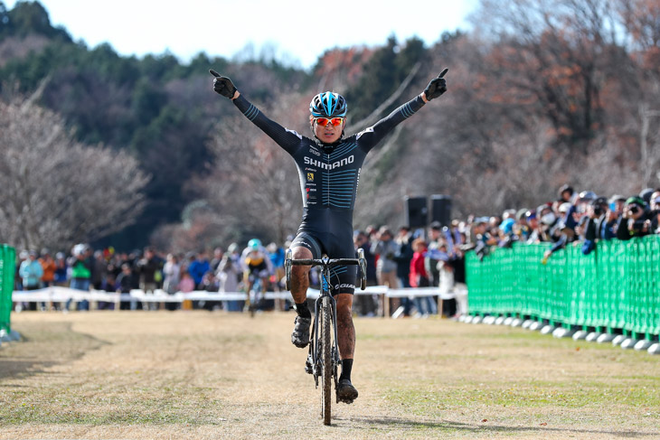 全日本選手権シクロクロスU23　横山航太（シマノレーシング）がU23で2度目の優勝