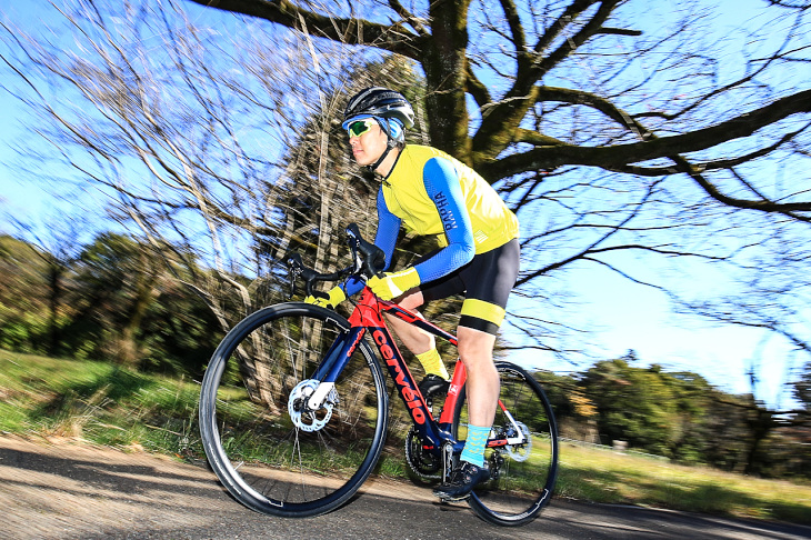 「エアロバイクなのに快適で脚への負担が少ないフレーム」佐藤淳（カミハギサイクル）