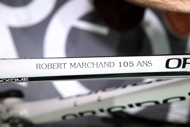 105歳のロベール・マルシャン（フランス）のために用意されたバイク