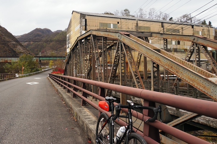 足尾本山にある古川橋は1891年に架けられた日本最古の鉄橋