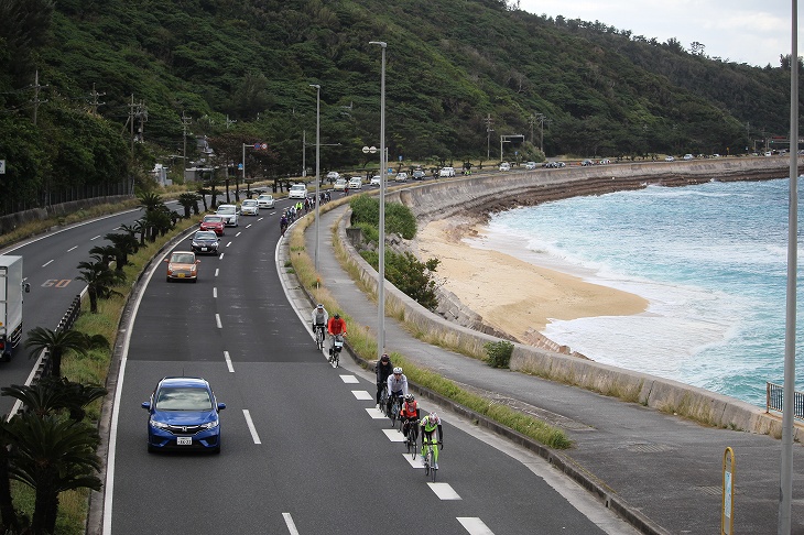 青い海が広がる