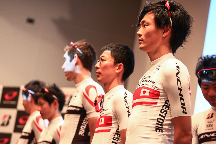 全日本ロードとTTのチャンピオンが並ぶ