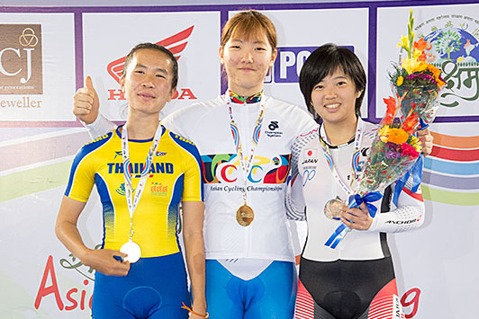 ジュニア女子2km個人パーシュート 表彰