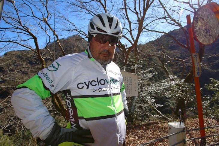 「むかし道はハイカー優先の安全運転で頼むぞ！」