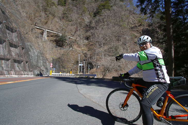 「じゃ右折してこのまま一気に青梅街道下って帰るぞ！」　ここまで来てそりゃないよ。泣