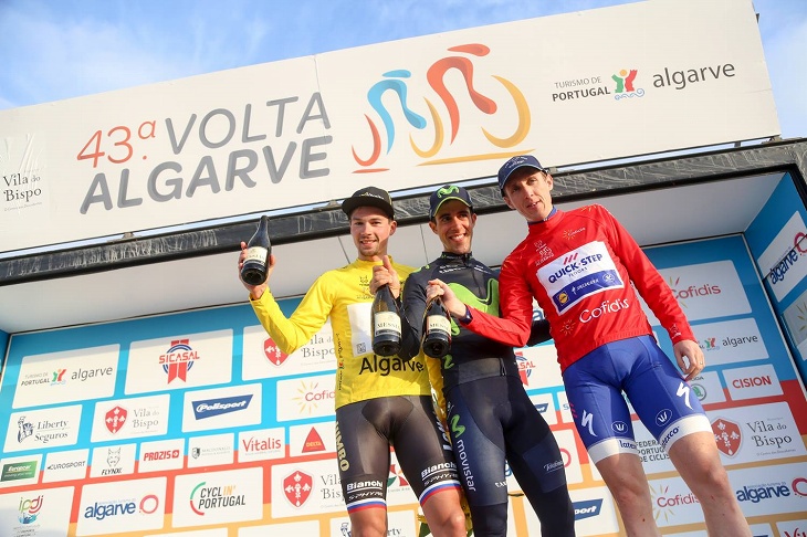 総合リーダーのプリモシュ・ログリッチェ(スロベニア、ロットNLユンボ) 、ステージ優勝のホナタン・カストロビエホ(スペイン、モビスター)、ポイント&山岳賞のダニエル・マーティン(アイルランド、クイックステップフロアーズ)
