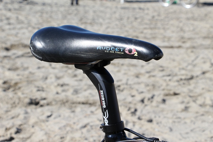 名作、アボセットのO2を使用する 自転車歴の長さがうかがえる