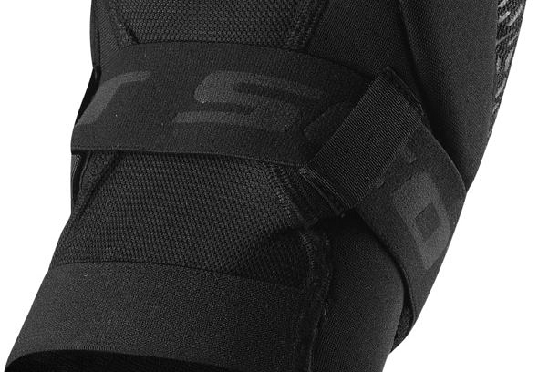 ベルトでしっかりと固定するため激しい動きでもズレにくいGRENADE EVOシリーズ