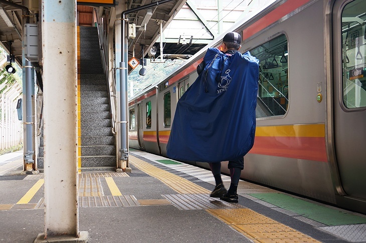 新潟地区の新鋭E129系電車、車内もなかなか快適です