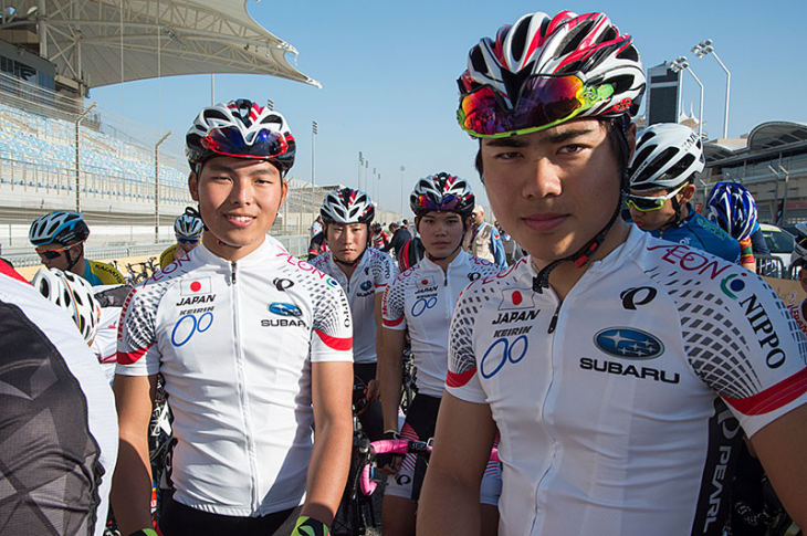 男子ジュニア スタート前の日本勢