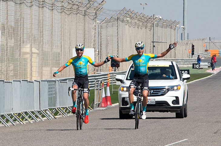 男子ジュニア カザフスタン2名が逃げ切り。4位、5位にも入り完全勝利した
