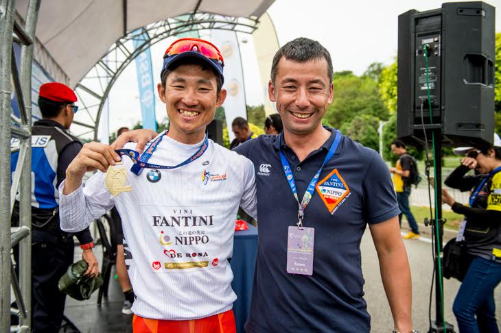 中根英登(NIPPOヴィーニファンティーニ)と福島晋一監督