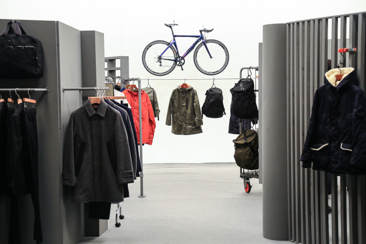 fashion ＋ bicycleを体現するウェアや自転車を用意するナリフリ