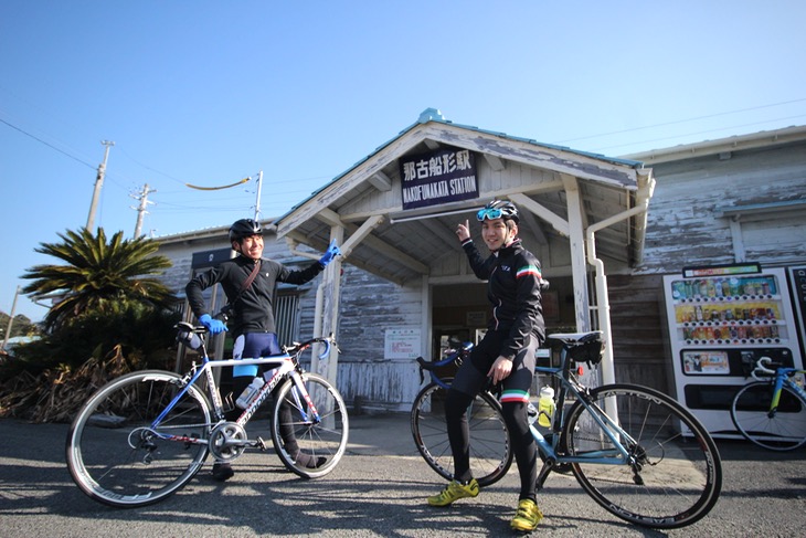 大正時代の木造建築がそのまま残る那古船形駅