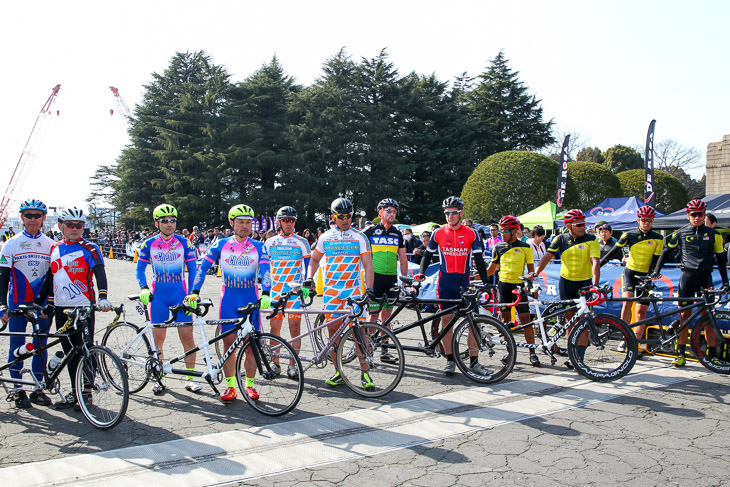 UCIレースとして行われたパラサイクリング・ロードレース(タンデム)
