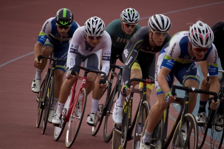 2名の日本人がオーストラリアの国際トラックレースへと参戦した