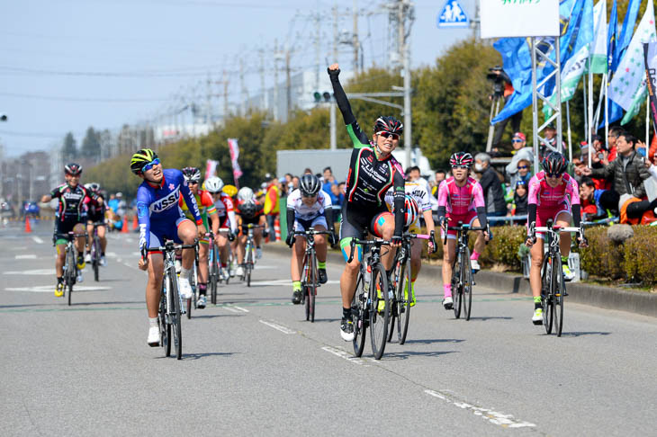 宇都宮クリテでは得意のスプリントで大会3連覇を決めた吉川。ゴール前の爆発力は国内では群を抜いている