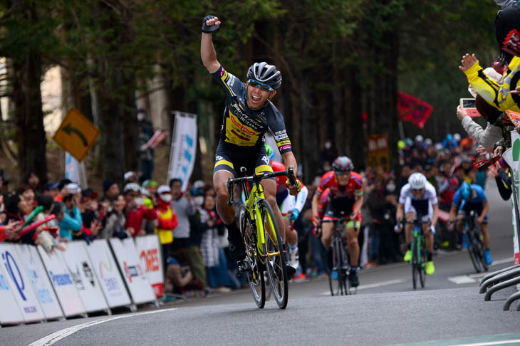 2日目のロードレースでチームにJBCF初勝利を届けた吉岡直哉(那須ブラーゼン)