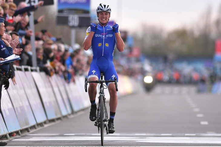 独走でフィニッシュに飛び込んだイヴ・ランパールト(ベルギー、クイックステップフロアーズ)