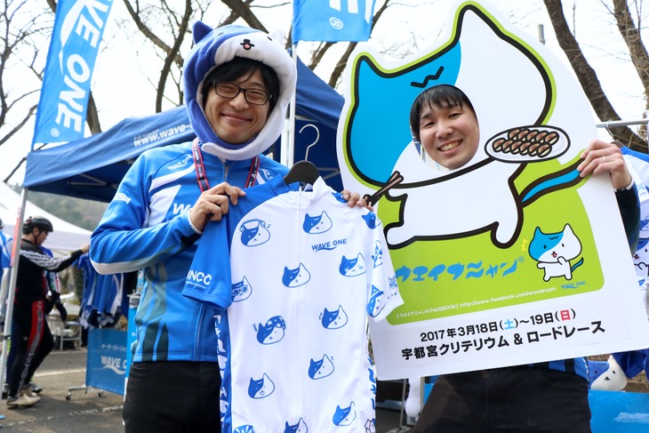 メーカーブース出展も少なくなかった。ウエイブニャン(?)の姿も