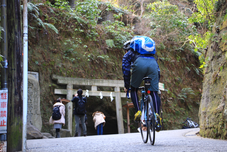 鳥居を目指してヒルクライム!