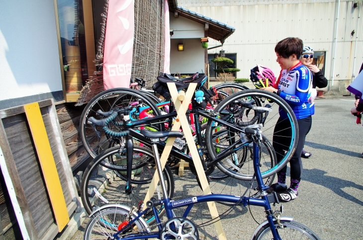 どの飲食店にもバイクラックが用意されていたのが嬉しい