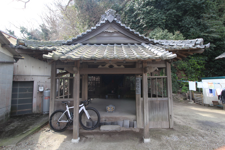 四国じゅうにこんなお堂があり、お遍路さんや旅人が休んだり泊まったりしているという