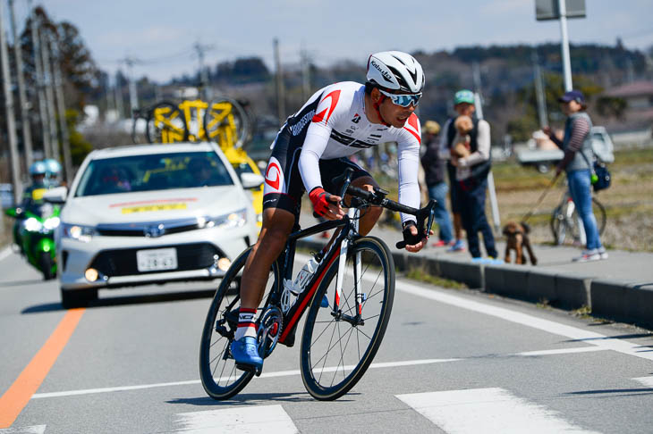 レース後半を53㎞に渡って逃げ続けた石橋学（ブリヂストンアンカー・サイクリングチーム）