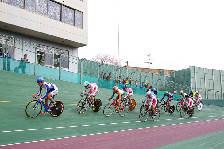 スクラッチ　T1クラス　会場は京都向日町400mバンク