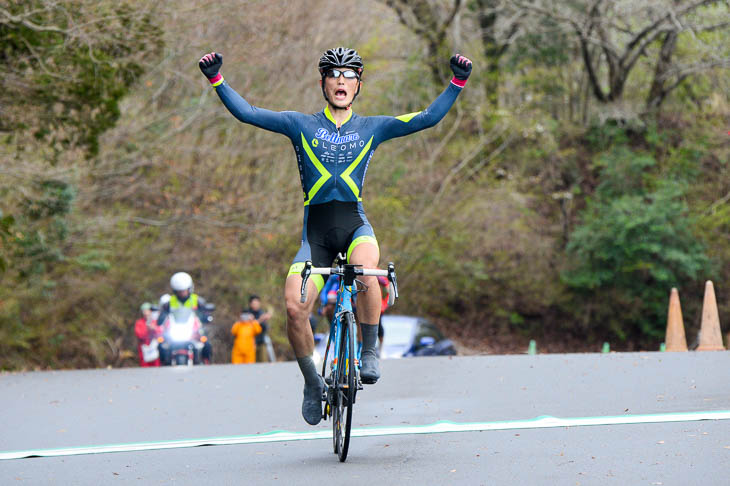 チャレンジロード優勝の横塚浩平（LEOMO ベルマーレレーシングチーム）が優勝