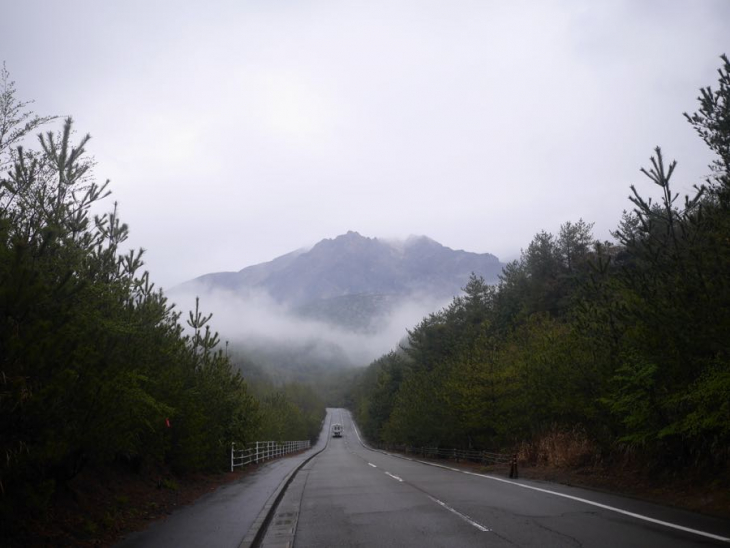 3月25日（土）鹿児島県桜島　雨で神秘的な桜島、ライド後に噴火した